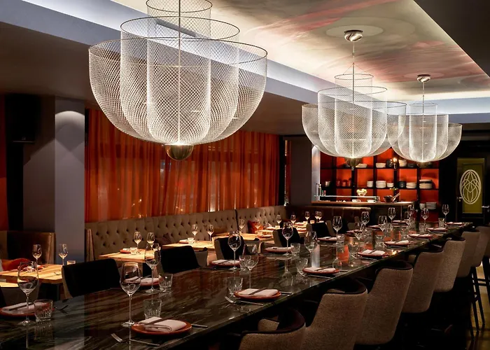 Hotel Roomers Frankfurt Central, Autograph Collection
