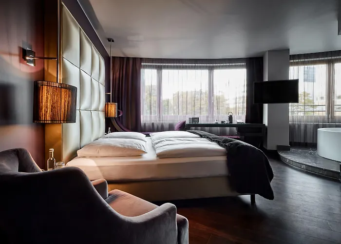 Roomers Frankfurt Central, Autograph Collection Hotel 5*