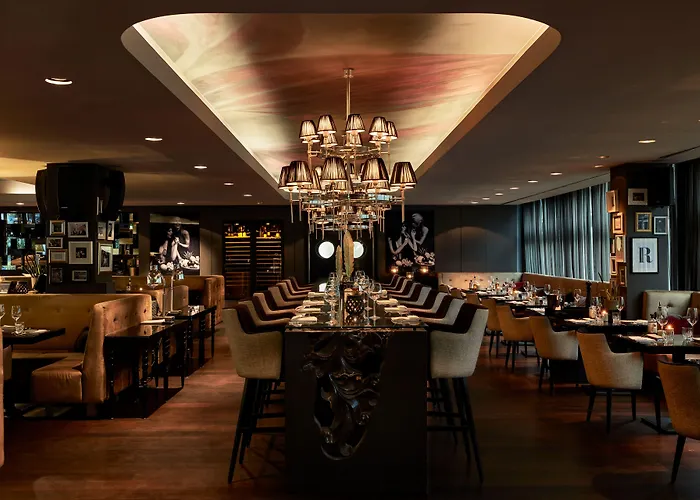Hotel Roomers Frankfurt Central, Autograph Collection