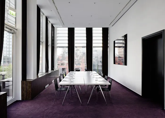 Hotel Roomers Frankfurt Central, Autograph Collection Frankfurt am Main