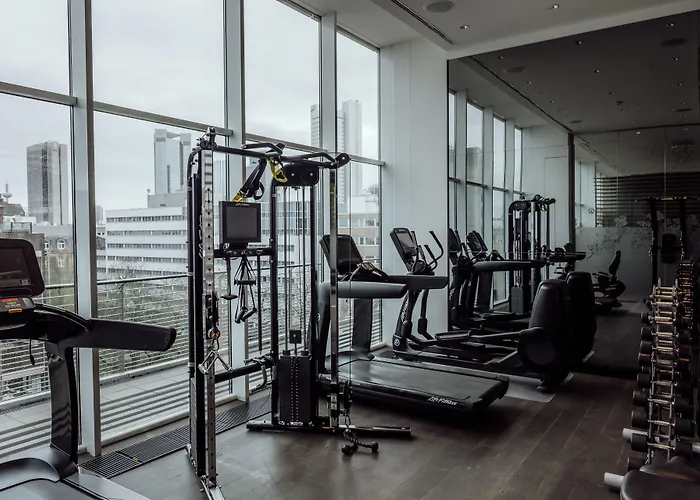 Hotel Roomers Frankfurt Central, Autograph Collection 5*