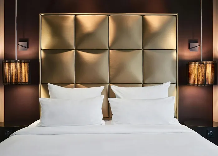 Hotel Roomers Frankfurt Central, Autograph Collection
