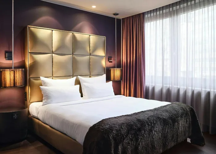 Roomers Frankfurt Central, Autograph Collection Hotel 5*