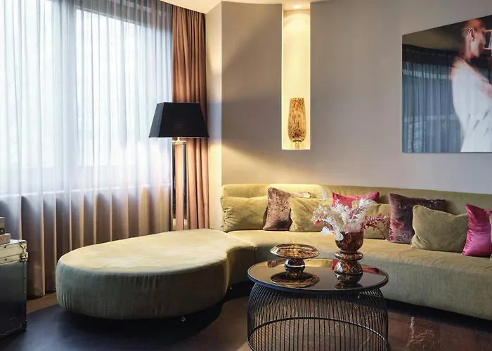 Roomers Frankfurt Central, Autograph Collection Frankfurt am Main