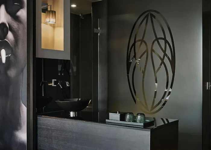 Hotel Roomers Frankfurt Central, Autograph Collection