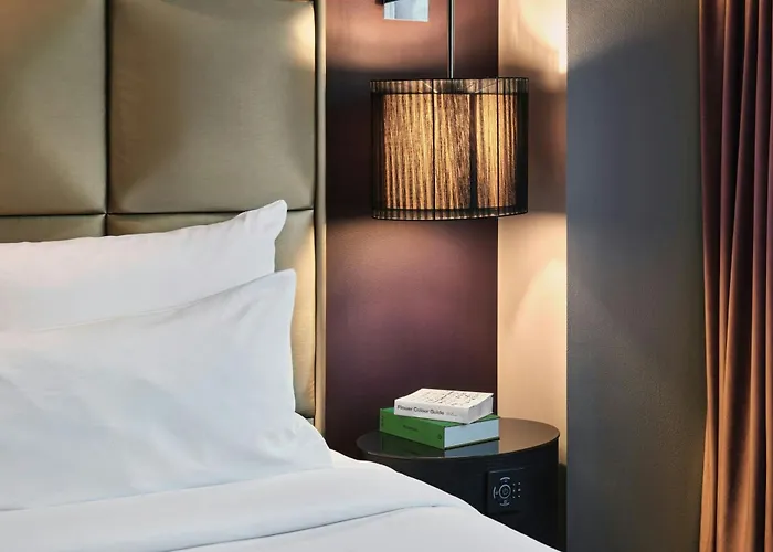 Roomers Frankfurt Central, Autograph Collection Frankfurt am Main