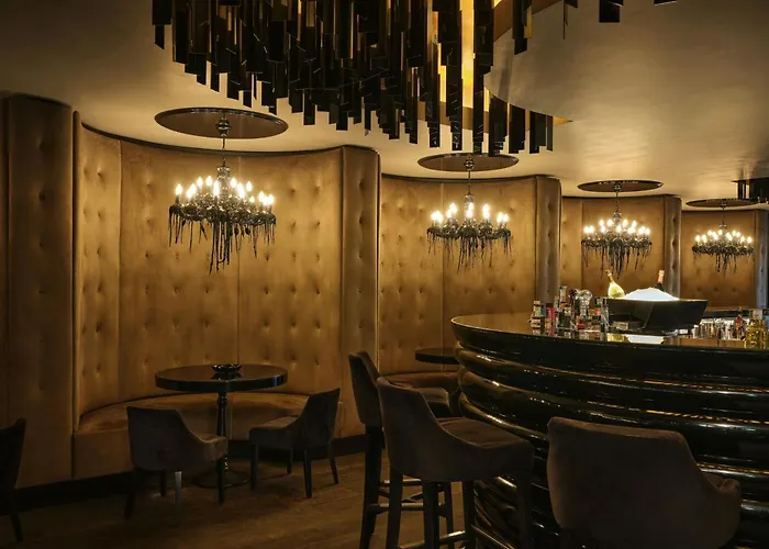 Roomers Frankfurt Central, Autograph Collection