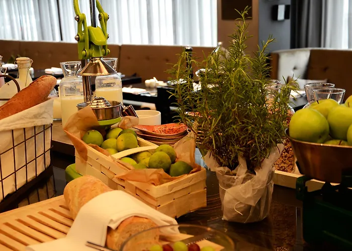 Hotel Roomers Frankfurt Central, Autograph Collection 5*